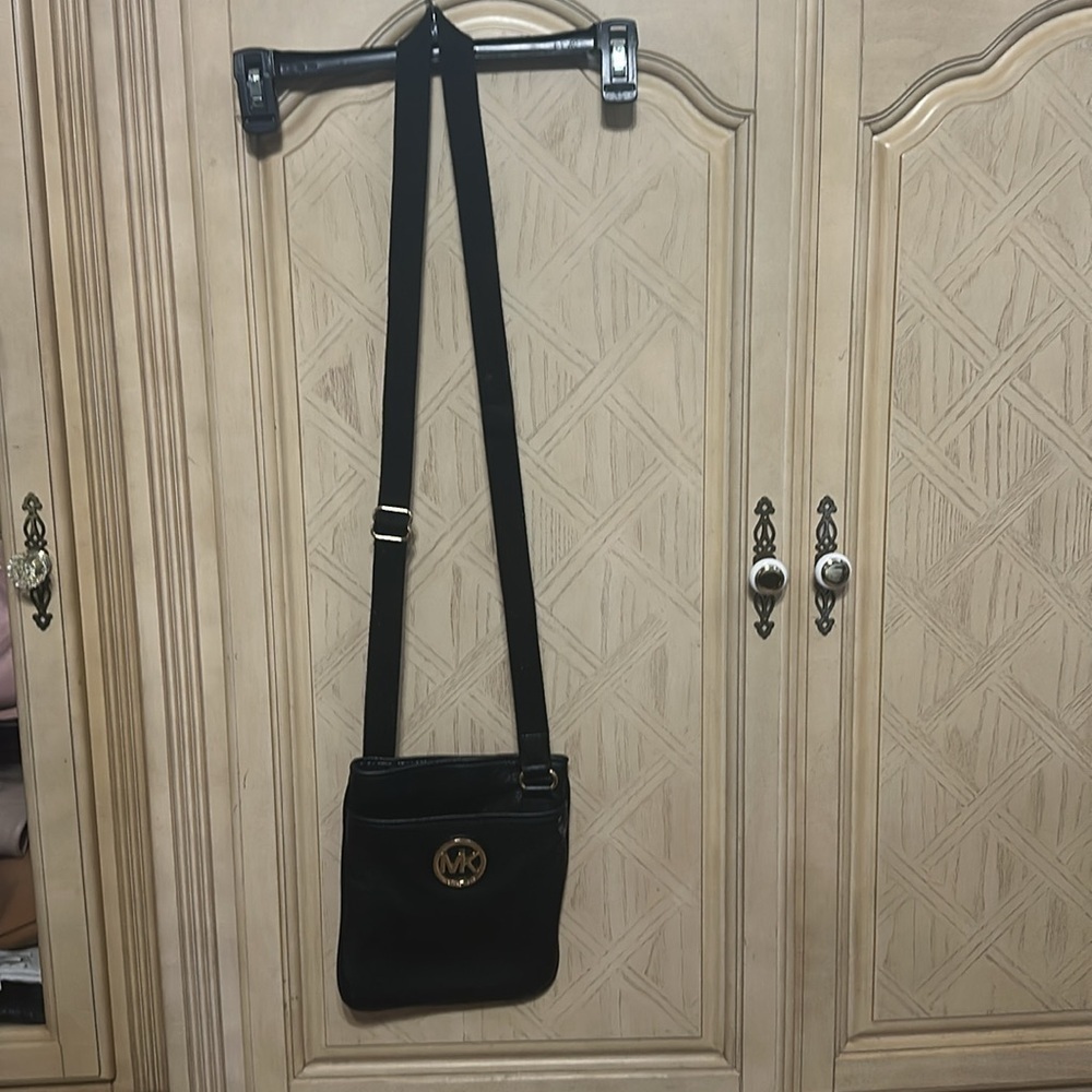Michael Kors Black Leather Crossbody with Gold Logo - Picture 2 of 7